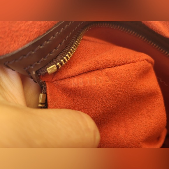 Damier Ebene Uzes Tote Bag - Picture 14 of 16